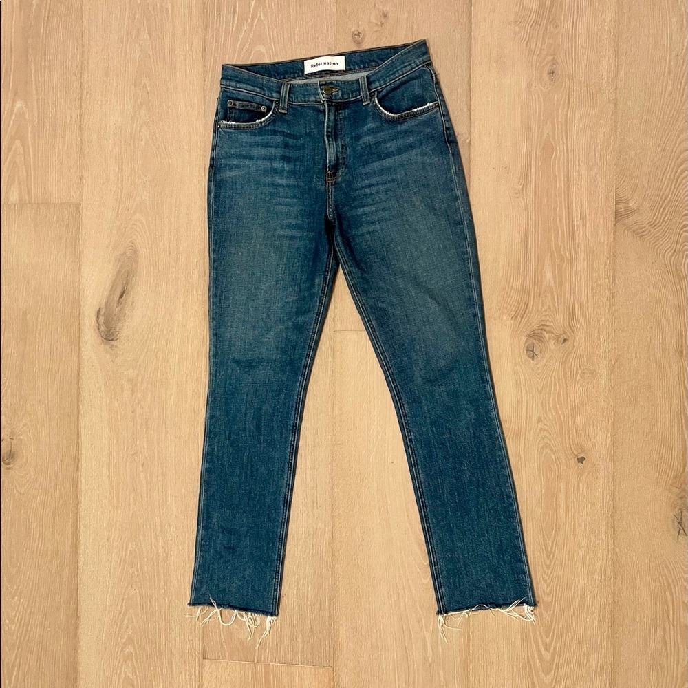 Reformation mid rise slim Jean size 29